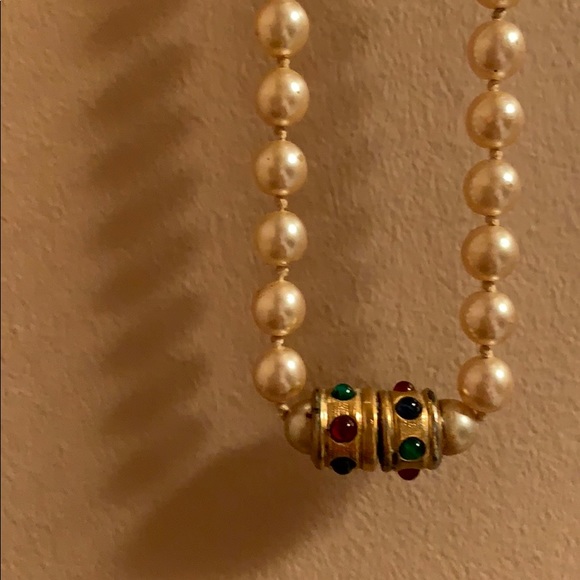 Pearl Necklace - Picture 1 of 2